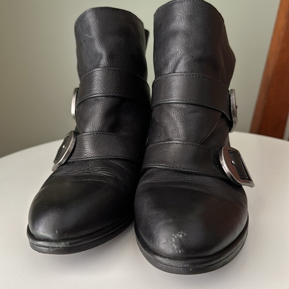 Via Spiga Booties Wrap Buckle Moto Biker Leather Block Heel Boot Fold Over Flaw - Picture 7 of 17